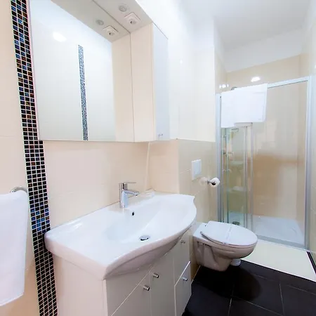 Pjer - Pool & Private Parking Near Znjan Apartmán Split