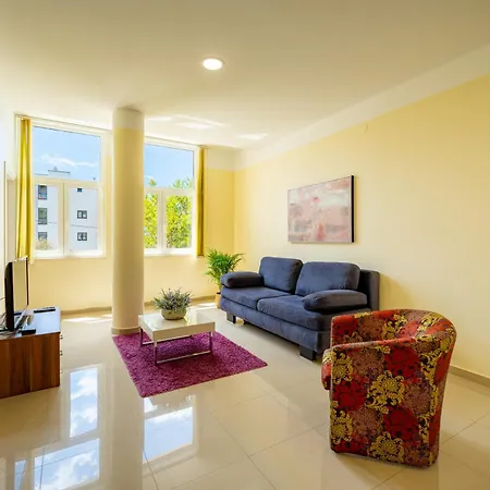 Pjer - Pool & Private Parking Near Znjan * 斯普利特
