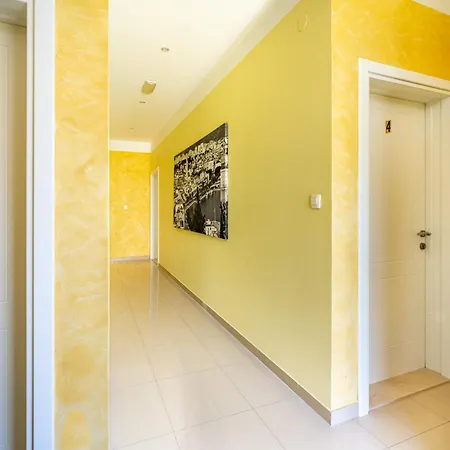 Apartment Apartments Villa Pjer - Pool & Private Parking Near Beach Znjan *