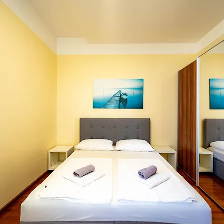 Apartments Villa Pjer - Pool & Private Parking Near Beach Znjan *