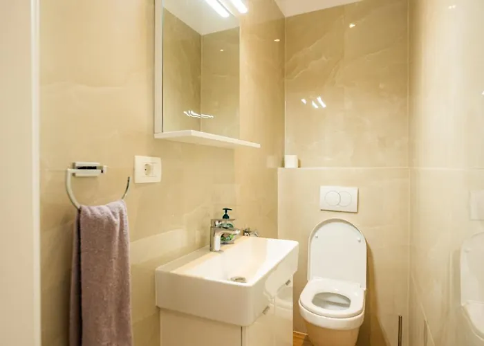 Apartments Villa Pjer - Pool & Private Parking Near Beach Znjan
