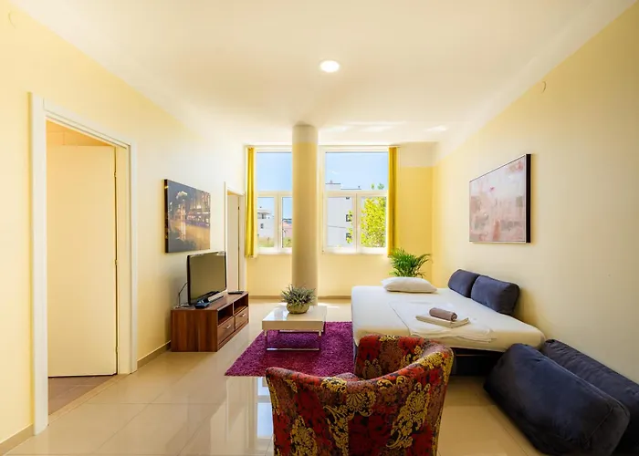 Apartments Villa Pjer - Pool & Private Parking Near Beach Znjan