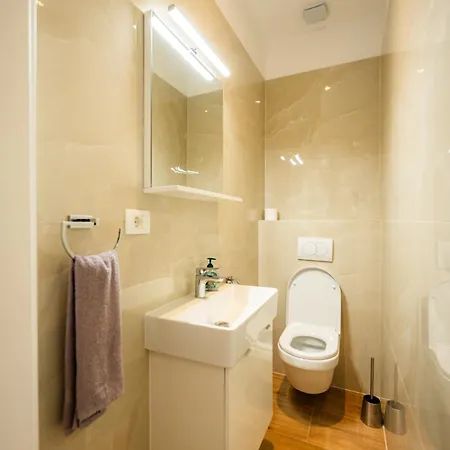 Pjer - Pool & Private Parking Near Znjan