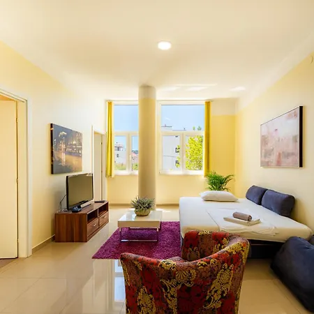 Apartments Villa Pjer - Pool & Private Parking Near Beach Znjan