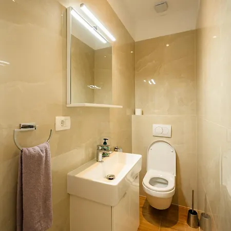 Pjer - Pool & Private Parking Near Znjan Split