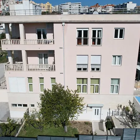 Daire Pjer - Pool & Private Parking Near Znjan