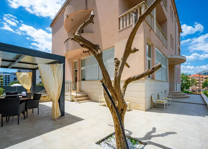 Appartamento Pjer - Pool & Private Parking Near Znjan *